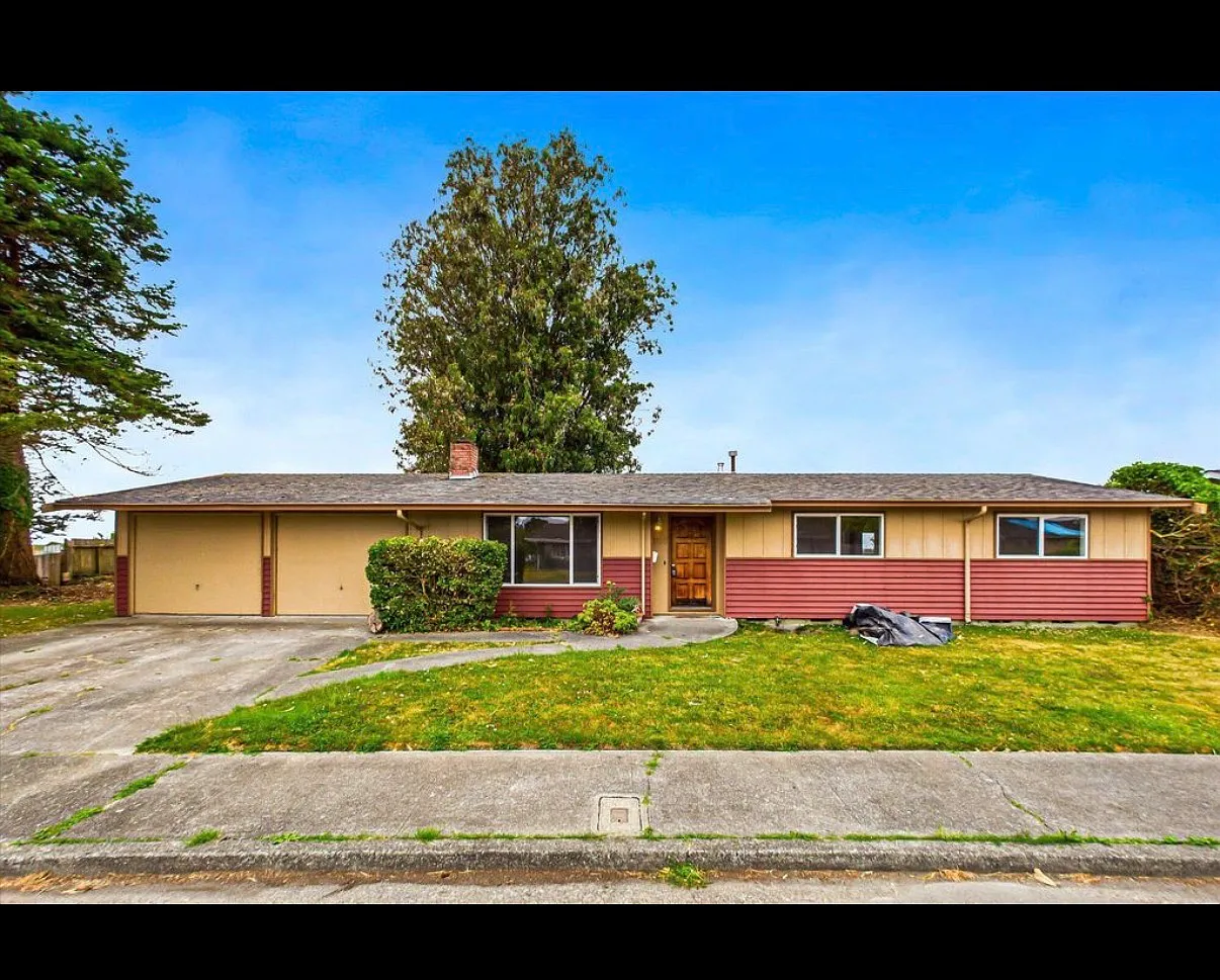 3 bed, 1355 sqft, $2,200 — Photo 1