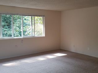 1610 S Kent Des Moines Rd APT D, Des Moines, WA 98198