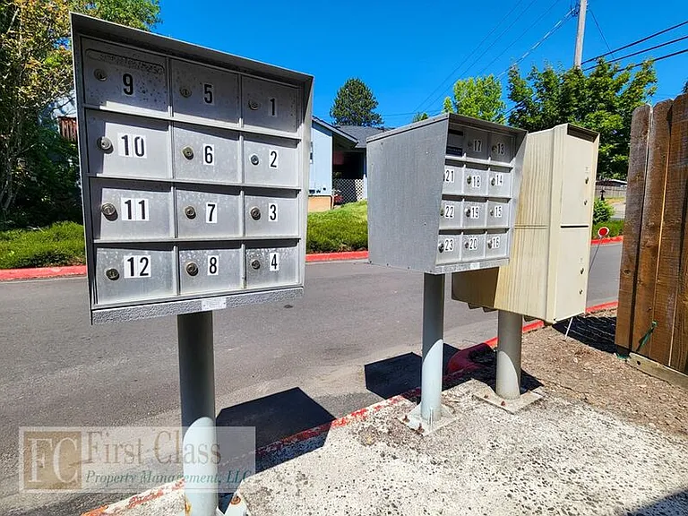 9555 SW Hall Blvd #17 — Photo 17