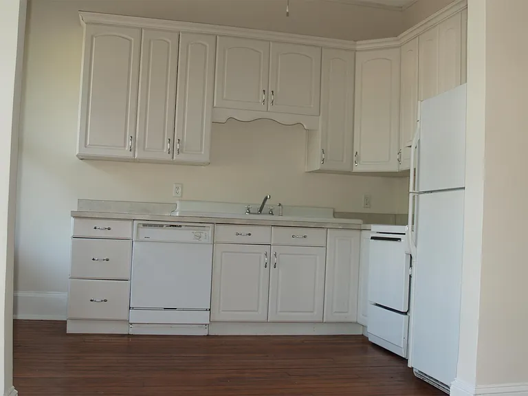 1710 Abercorn St — Photo 4