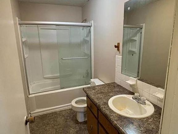 5th image of 224 E Midland St #226