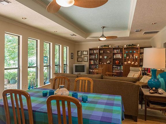 4th image of 635 Shakespeare Dr