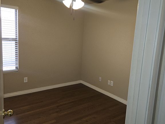 4th image of 229 S 125th Ave