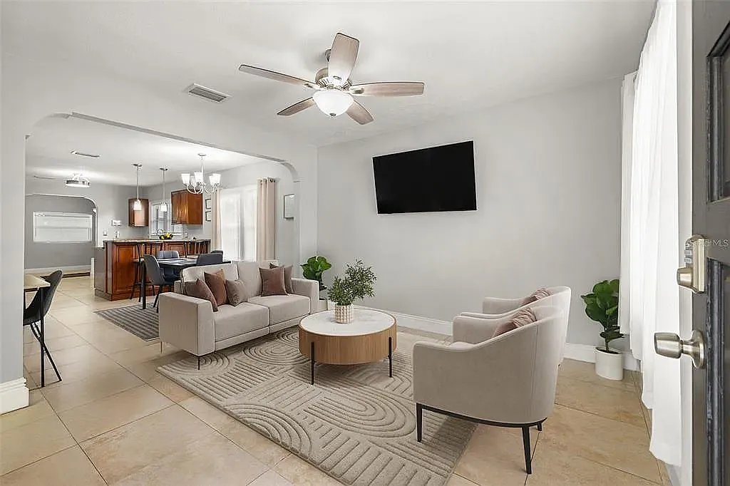 2511 W Braddock St — Photo 3