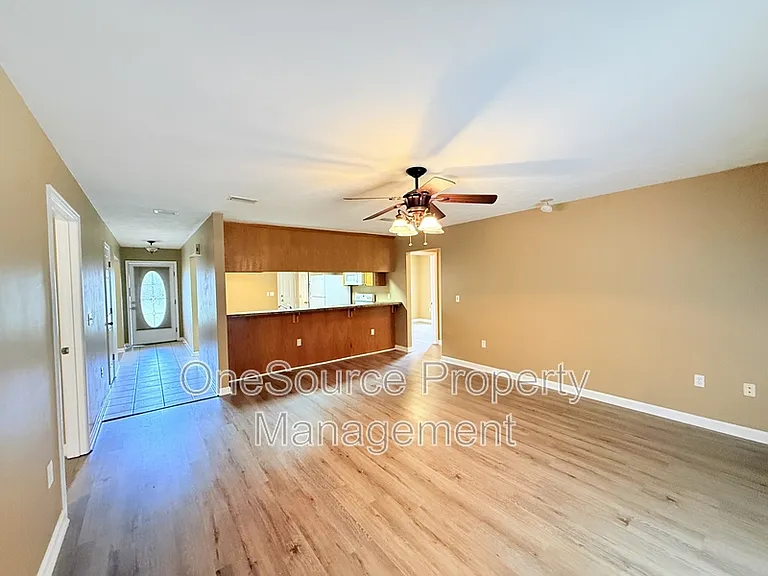 111 N Charles Willis Dr — Photo 8