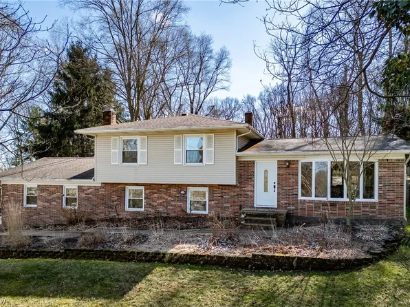 9488 Shady Oaks St NW, Clinton, OH 44216