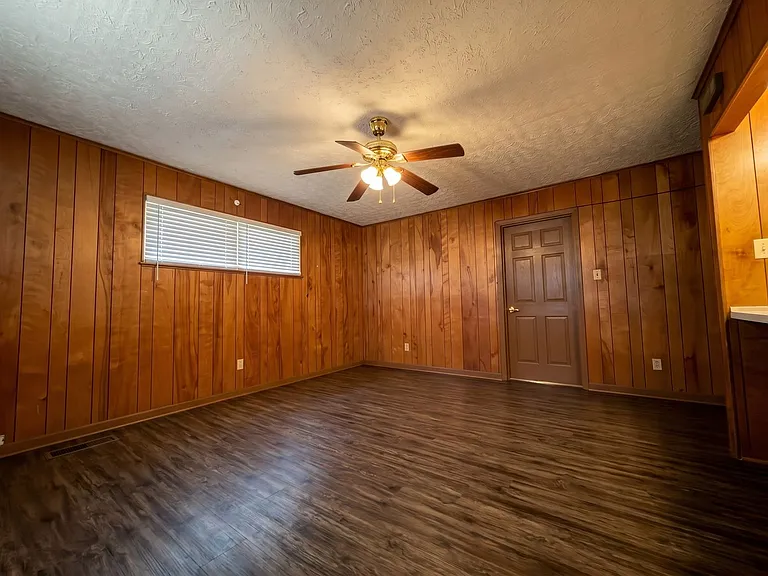 1936 Frisco Ave — Photo 3