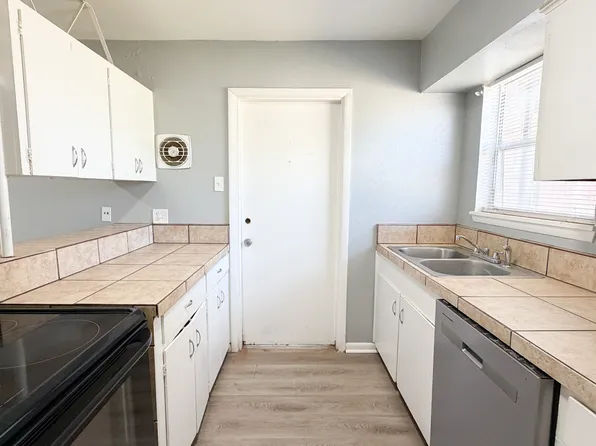 Kentwood Apartments