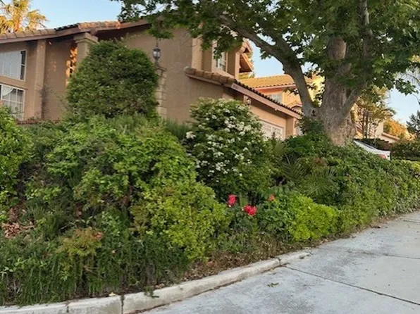 30103 Desert Rose Dr, Castaic, CA 91384