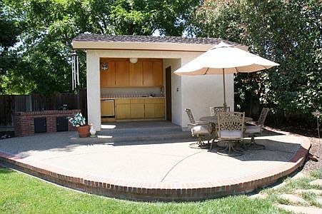Pool Cabana with Full Bath