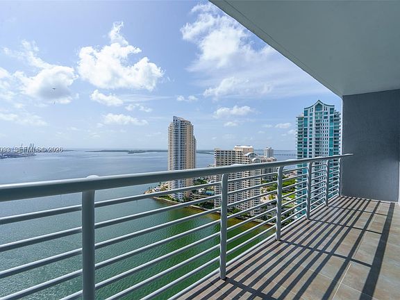 3rd image of 325 Biscayne Blvd #3326