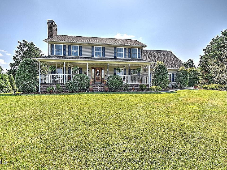 1st image of 120 Evergreen Pl