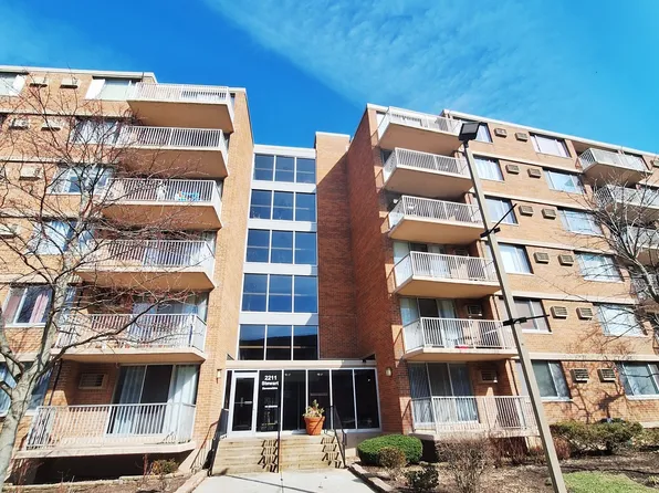2211 S Stewart Ave APT 4A, Lombard, IL 60148