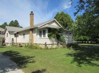 1012 Columbus St, Two Rivers, WI 54241