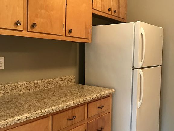 2nd image of 612 Madison St APT 2