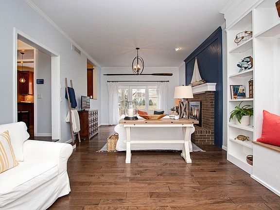 5th image of 175 Summer Sands Ct