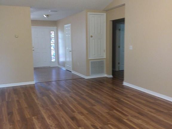 5th image of 19 Louisiana Dr