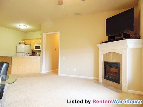 4th image of 2402 NE Oak Dr