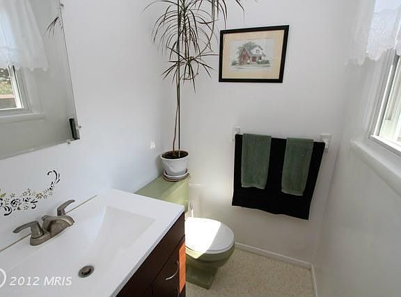 5th image of 107 Royal Oak Dr