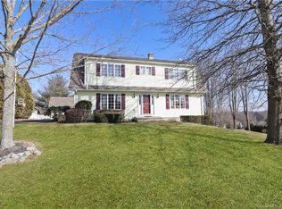 250 Neill Dr, Watertown, CT 06795