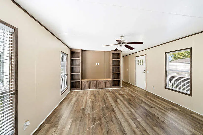 3 bed, 2.0 bath, 1216 sqft, $1,399 — Photo 4