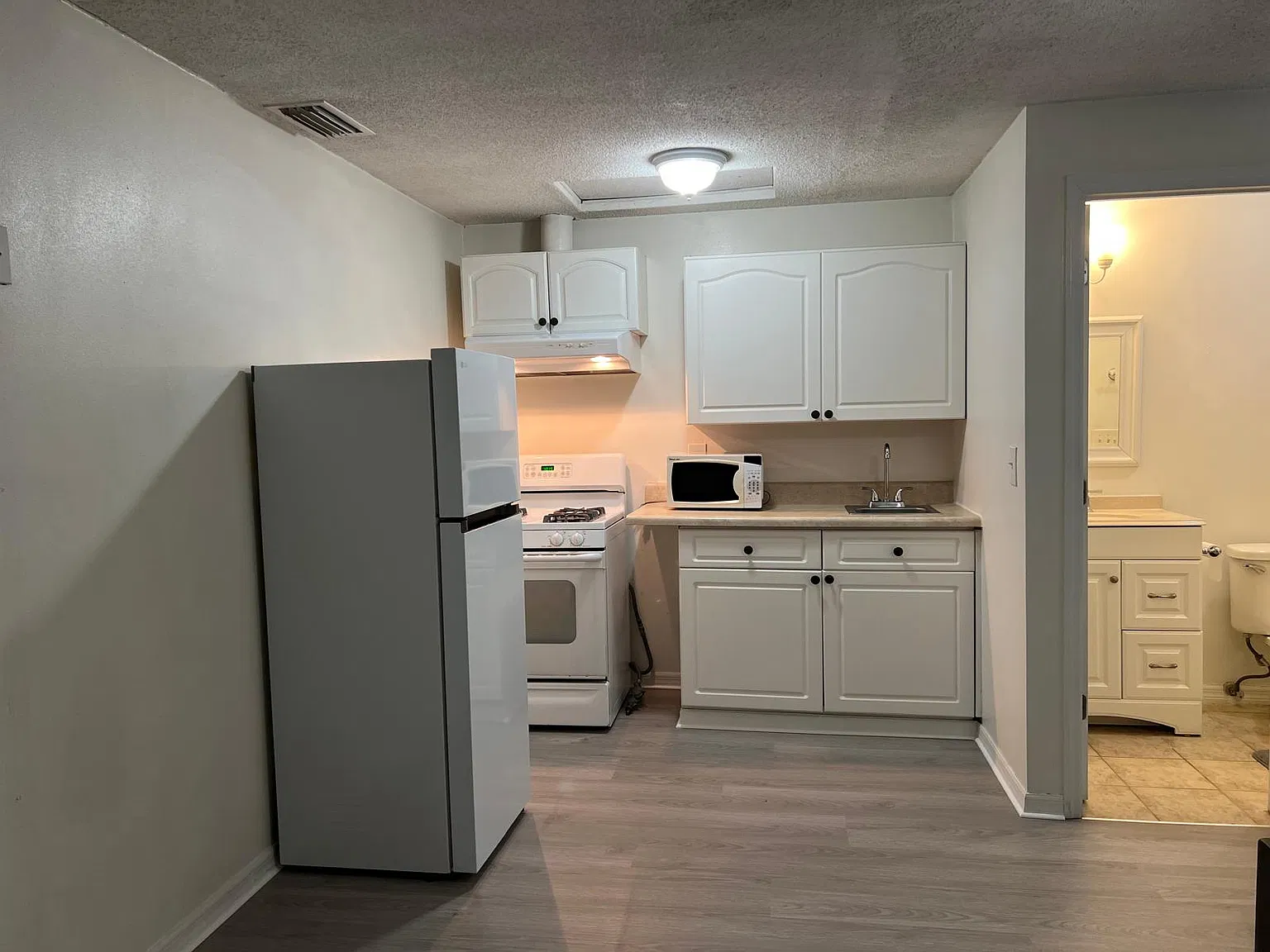 4212 Woodlark Dr — Photo 2