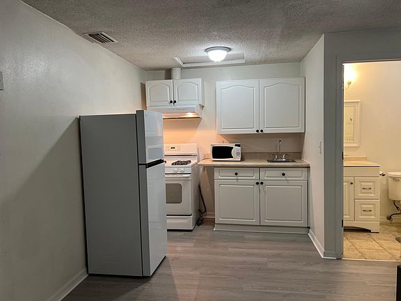 2nd image of 4212 Woodlark Dr