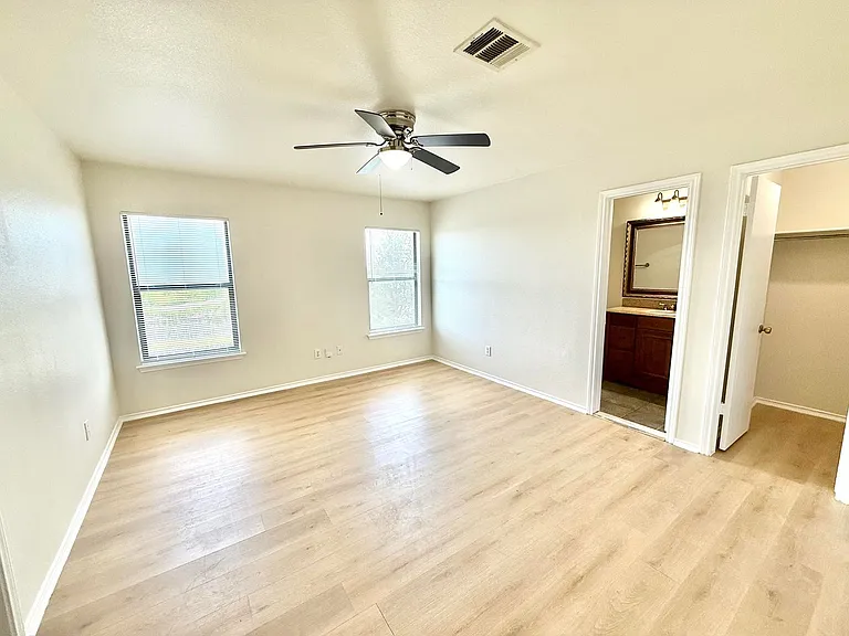 13229 Coomes Dr — Photo 11