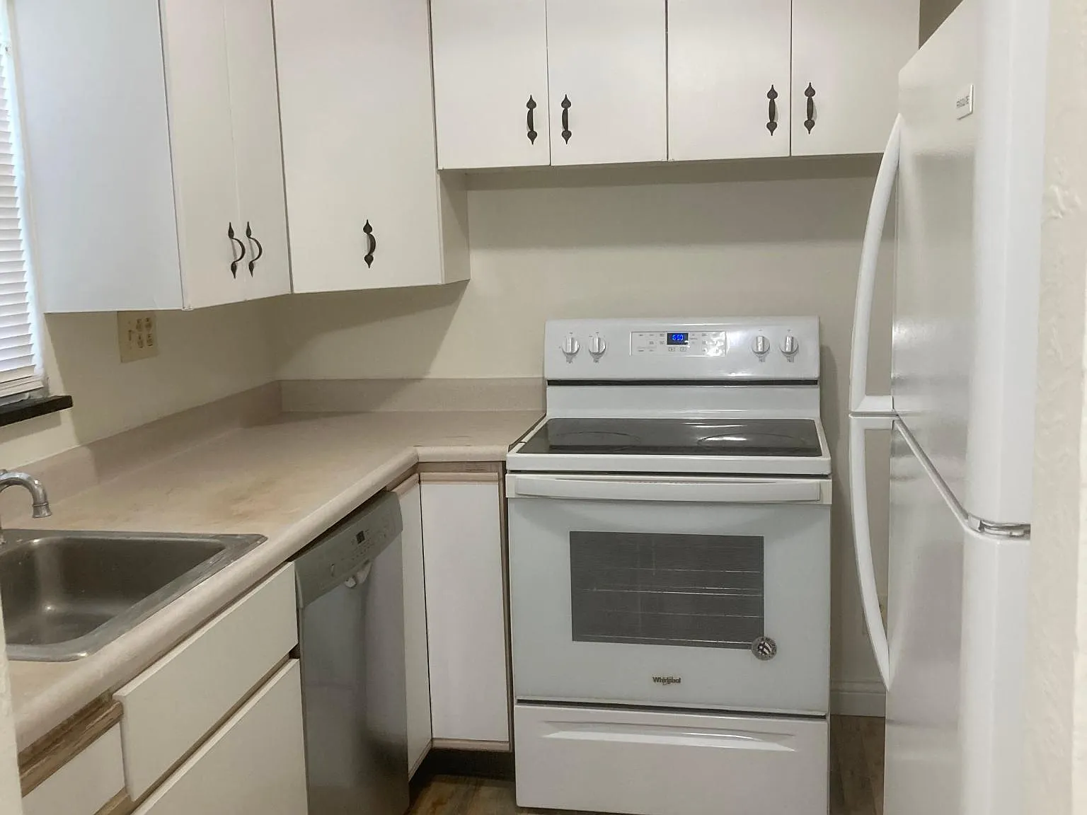 3 bed, 1222 sqft, $1,550 — Photo 4