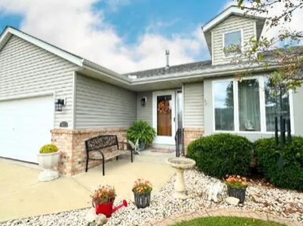 1643 Nature TRAIL, Hartford, WI 53027