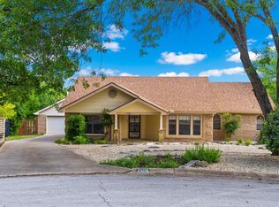 1306 Malibu Dr, Kerrville, TX 78028