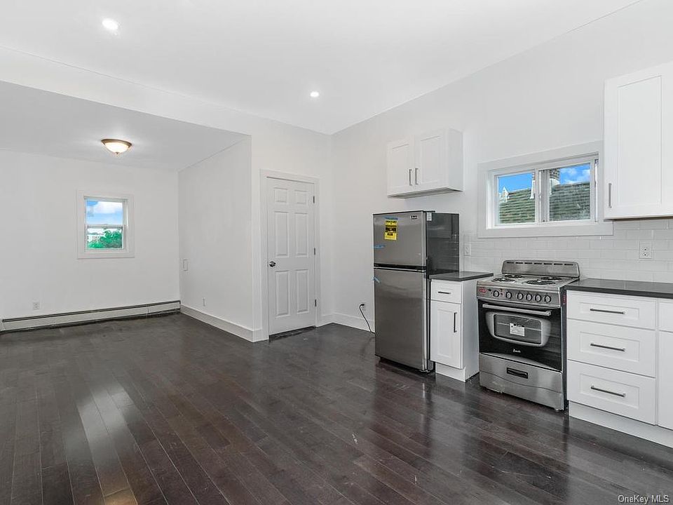 1st image of 16 N Kensico Ave #3