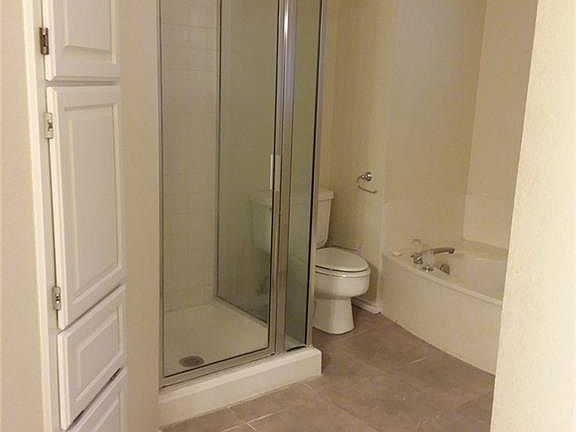 3rd image of 1205 Hillwood Way