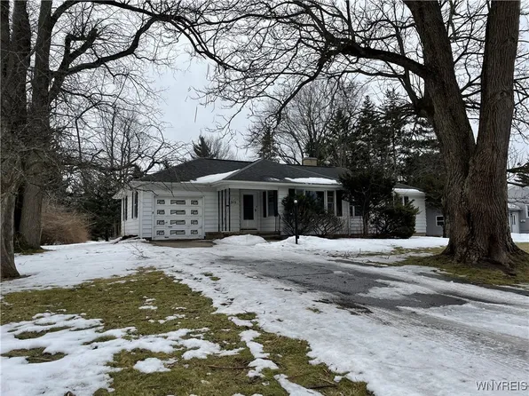 8315 Hirschwood Dr, Williamsville, NY 14221