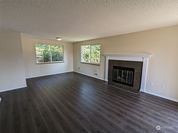 4th image of 4908 110th Avenue Ct E #2