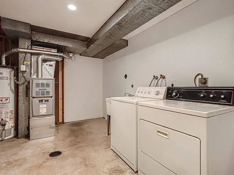 3231 Ammons Ct — Photo 13