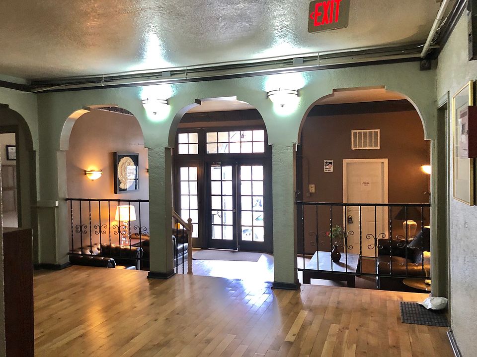 1st image of 1059 S Manhattan Pl #108