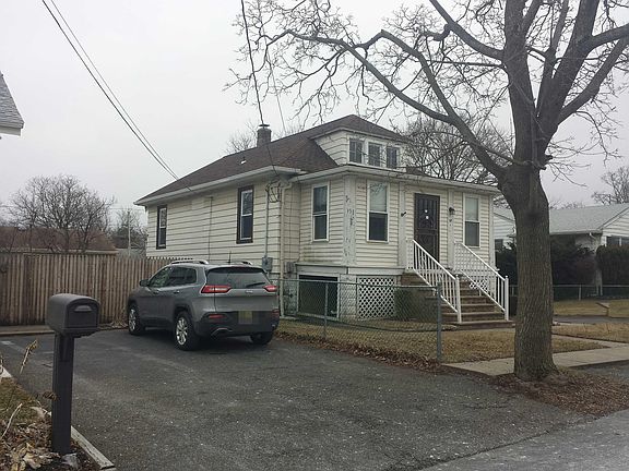 3rd image of 47 Hillcrest Ave