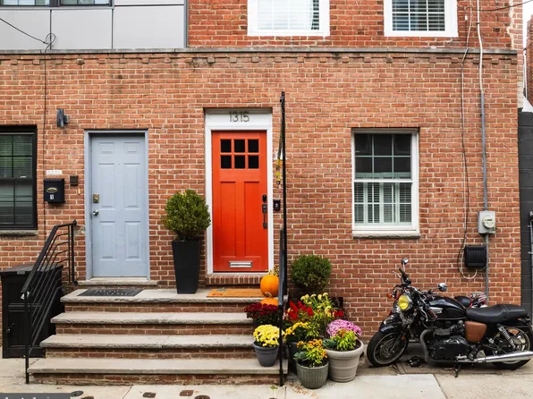 1315 Kater St, Philadelphia, PA 19147