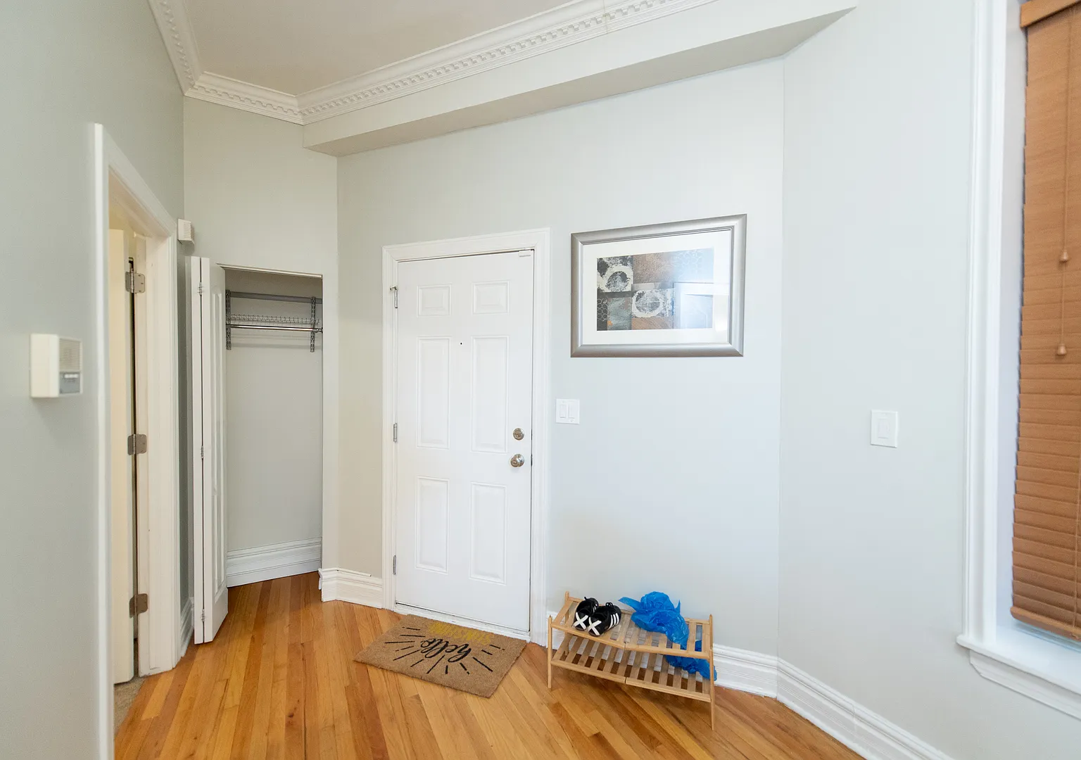 4852 S Prairie Ave — Photo 3