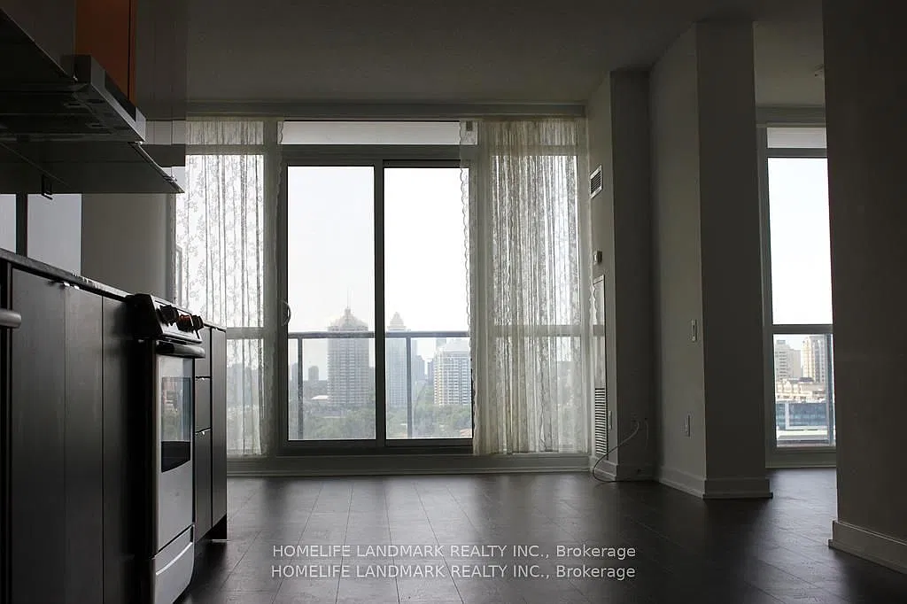 121 McMahon Dr — Photo 3