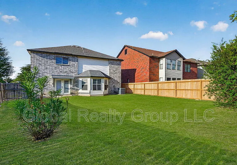 7702 Fairton Pl — Photo 32