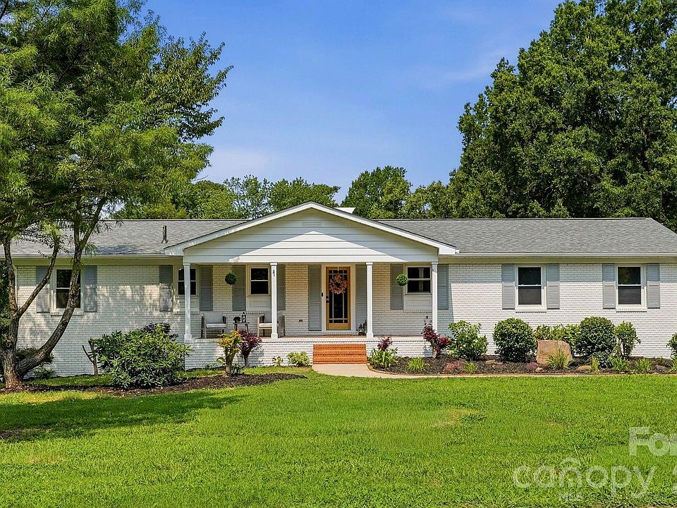 1st image of 19924 Floral Ln