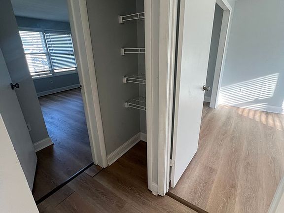 4th image of 815-819 Ferry St #815-F