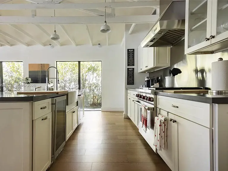 524 Oleander Dr — Photo 37