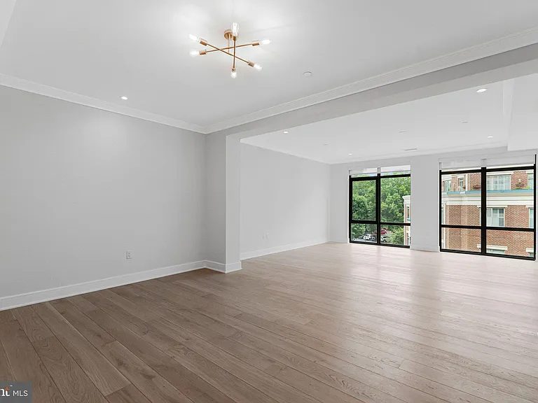 6718 Lowell Ave #507 — Photo 15