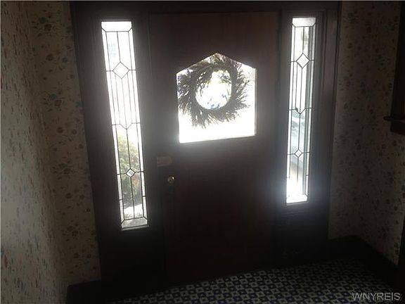 2nd image of 105 Melrose St