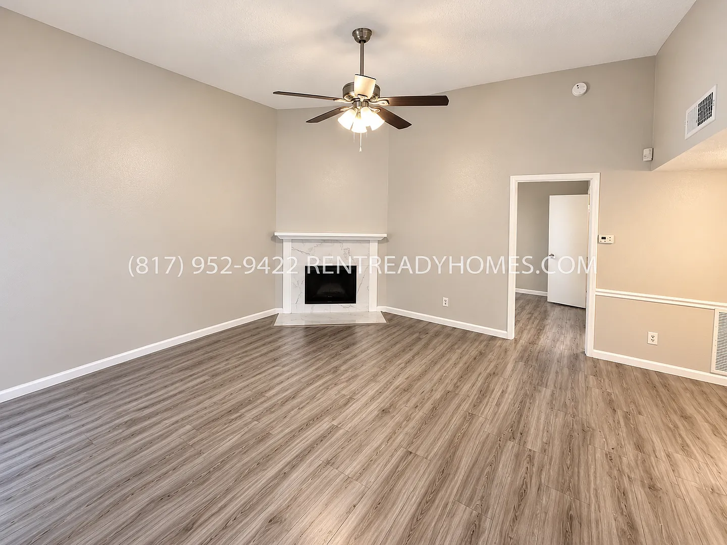 450 Dollins St - 2 Bedroom Cedar Hill Home With Fenced Backyard — Photo 2