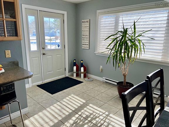 2nd image of 33 Oak Rd