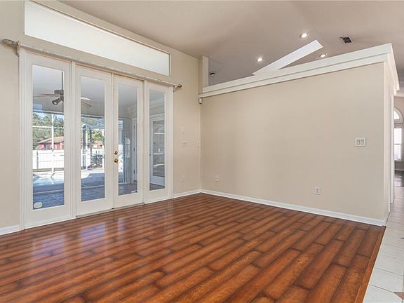 5th image of 8419 Island Palm Cir